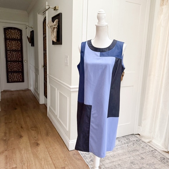 Calvin Klein Colorblock Sheath Dress Blue Navy Denim Look Sz 12 Sleeveless Chic - Picture 7 of 10